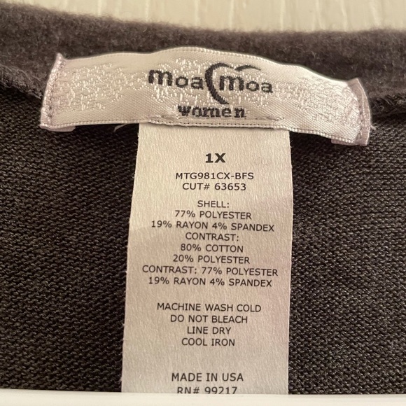 (1X) Plus Size Front Twist Scoop Neck Sweater - Picture 6 of 6